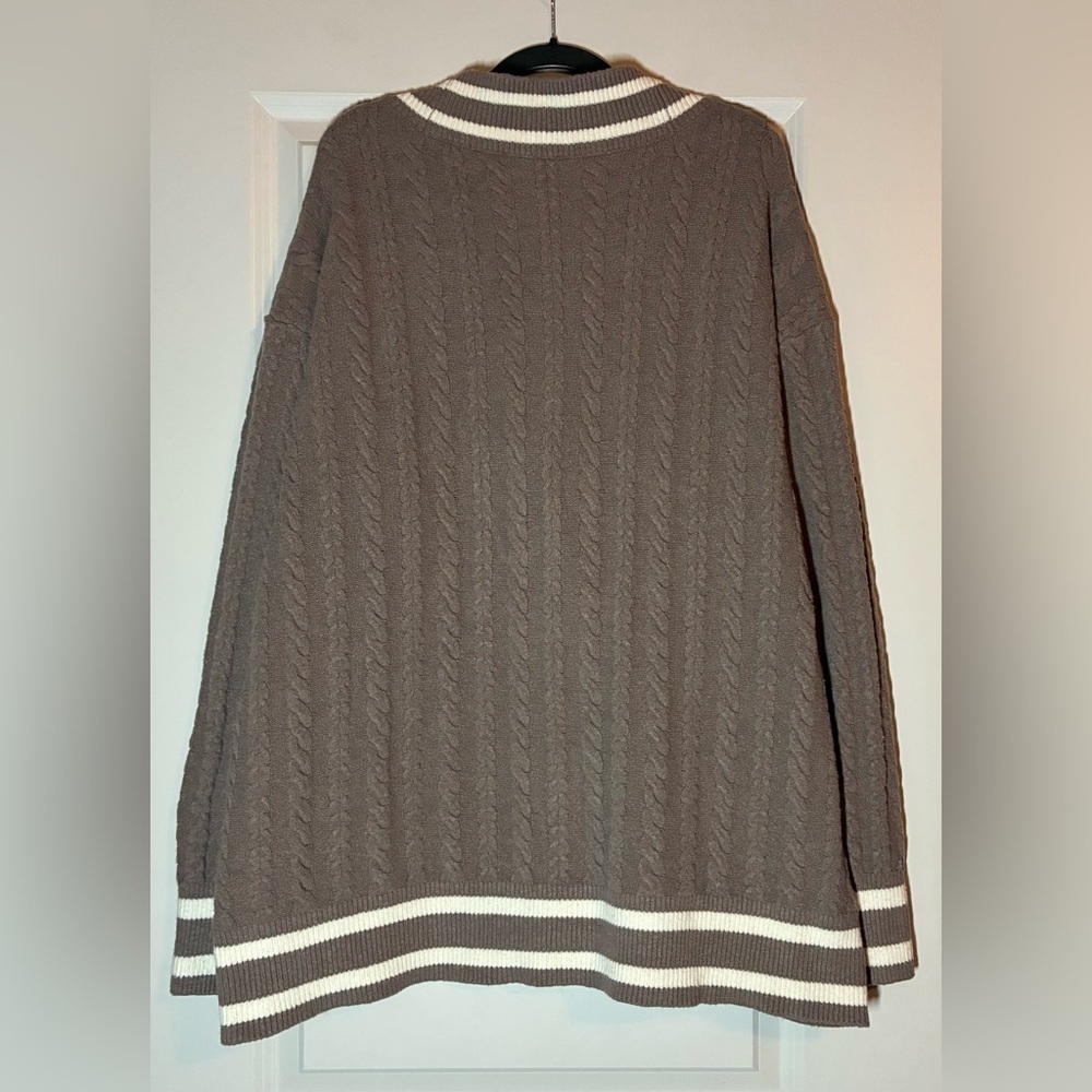 *Final Price* VS PINK | Collegiate Cable-Knit Oversized Cardigan Light Brown XXL - Picture 3 of 5